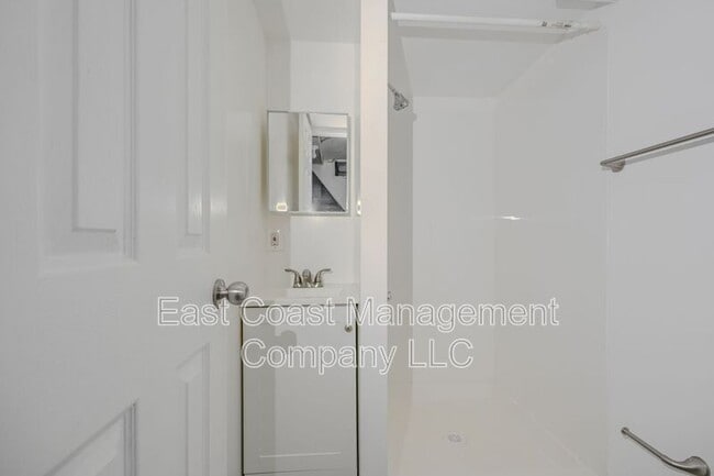 Building Photo - 717 W Lanvale St
