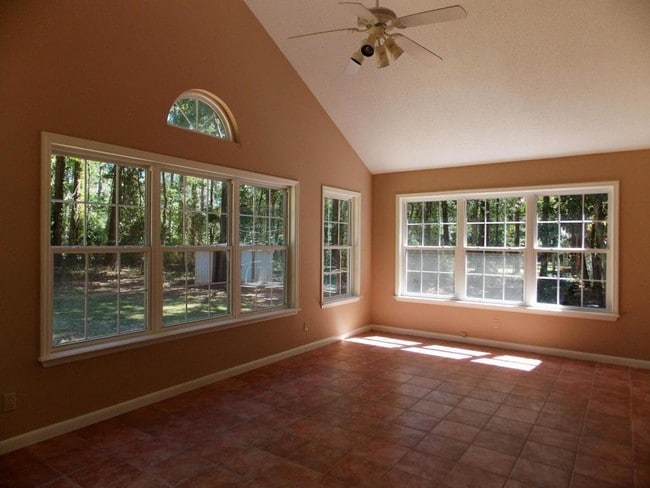 Building Photo - 119 Greenbriar Trail