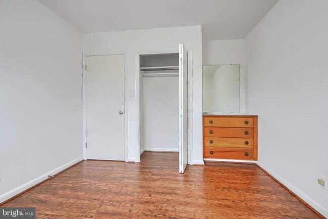 Building Photo - 112 Springside Dr