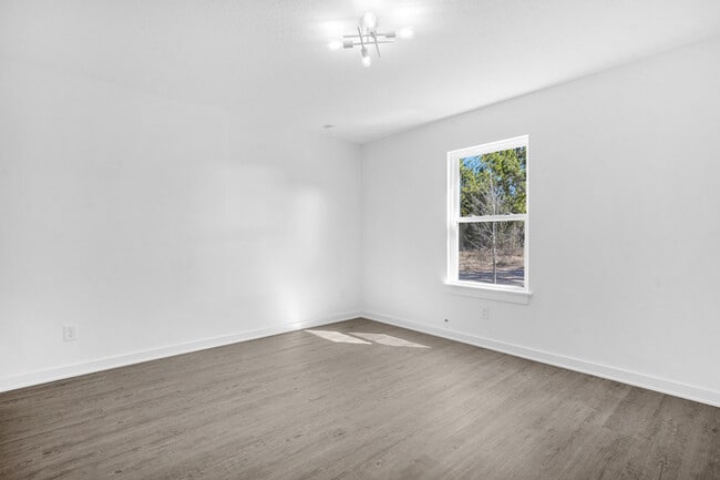 Building Photo - 706 S Brevard St