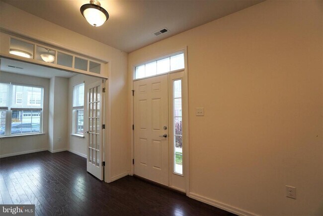 Building Photo - 1013 Chapman Cir