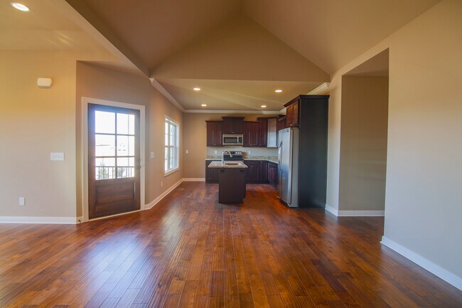 Building Photo - 374 Big Station Camp Blvd