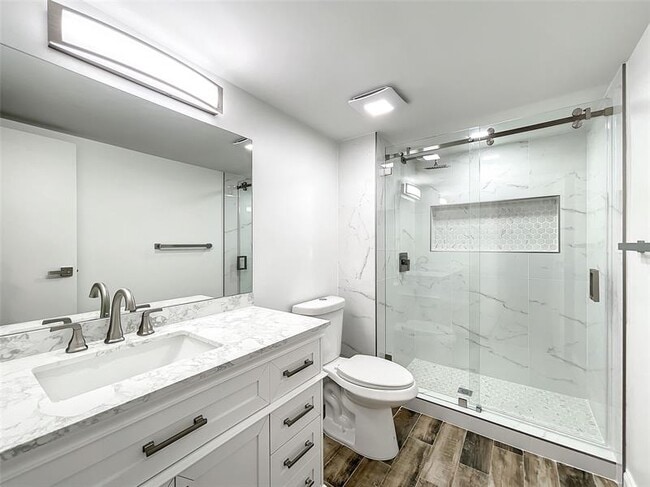 Building Photo - 20329 W Country Club Dr