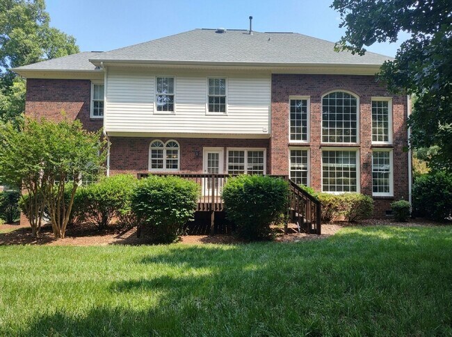 Building Photo - Georgeous home located in the  Shannamara Golf Club Community in Matthews!