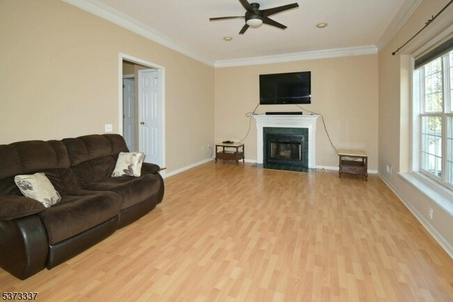 Building Photo - 65 Vones Ln