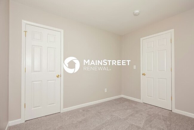 Building Photo - 4 Bedroom Pet-Friendly Home in Charlotte, ...