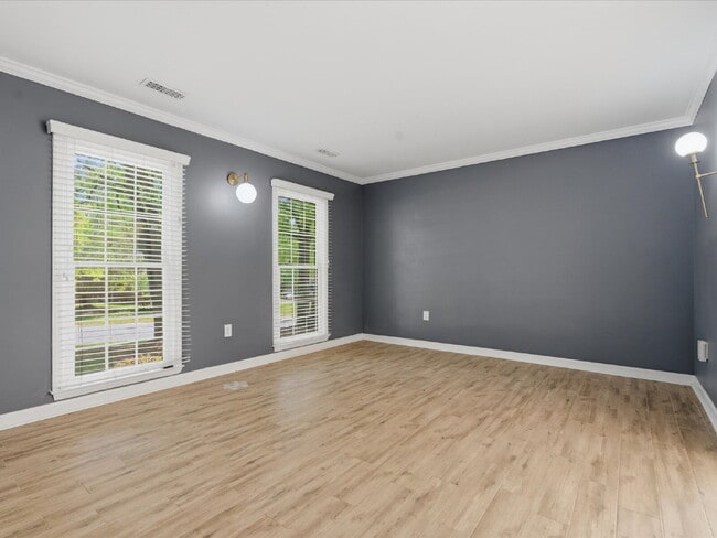 Building Photo - 9437 Fairmead Dr