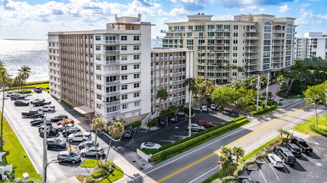 Building Photo - 1069 Hillsboro Mile