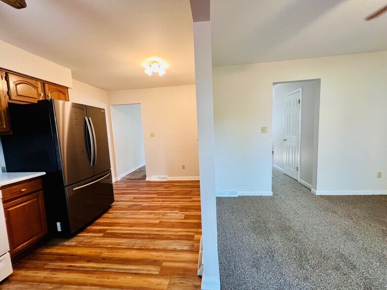 Kitchen/dining room - 1300 Arch St
