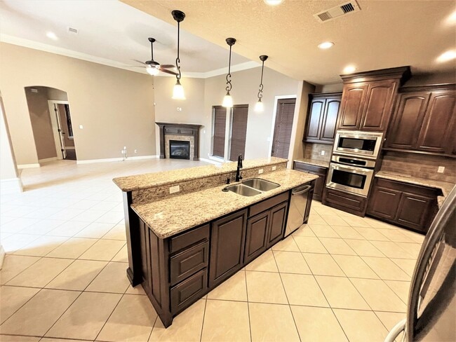 Building Photo - 3699 Canyon Ln