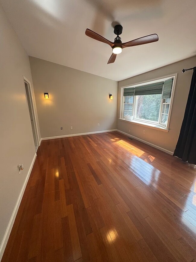 Building Photo - 9085 Golden Sunset Ln