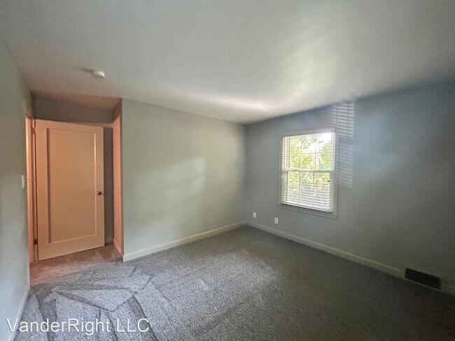 Building Photo - 3 br, 1 bath House - 1501 S Carter Pl