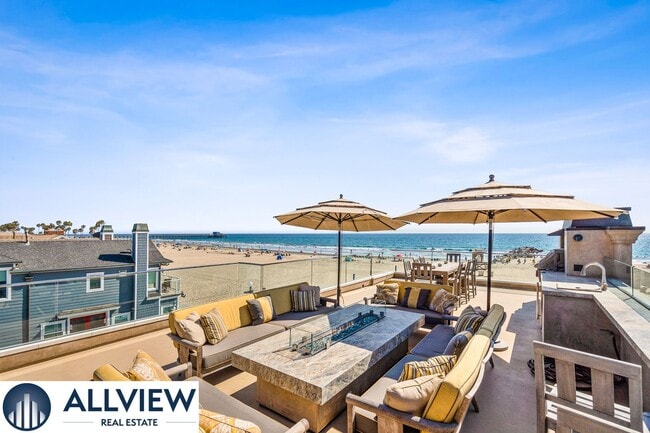 Building Photo - Stunning Beach House located on Newport Be...