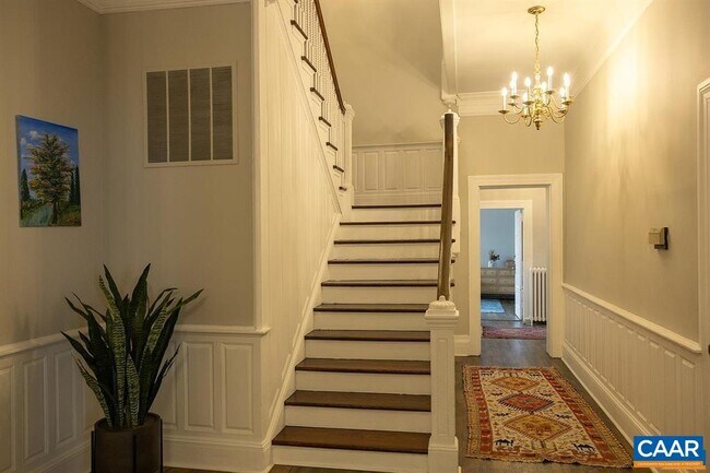 Building Photo - 409 W Park Dr