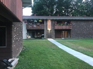 Building Photo - 5599 Thompson Rd