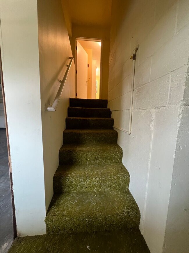 Building Photo - Spacious Family Home in Highland High School Area – Pocatello, ID!