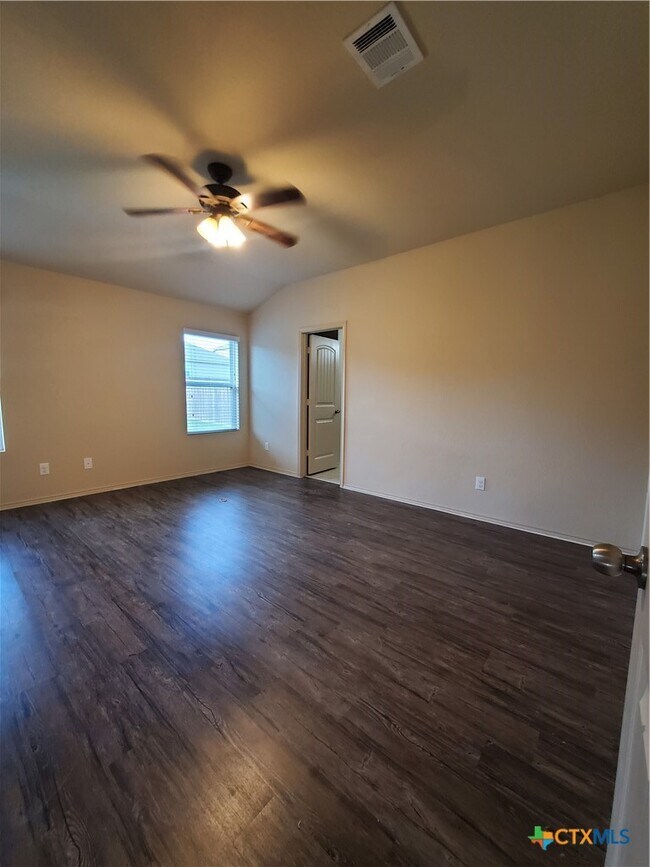 Building Photo - 1536 Gateshead Dr