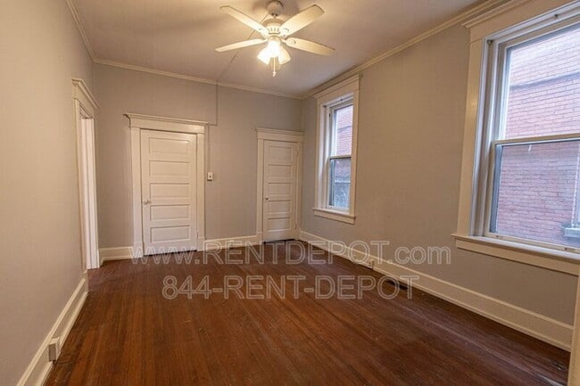 Building Photo - 117 Cherry St