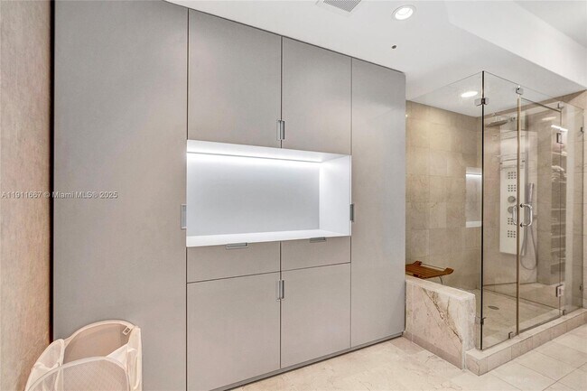 Building Photo - 19111 Collins Ave