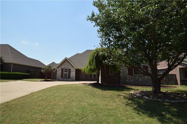 Building Photo - 4004 SW Layton Rd