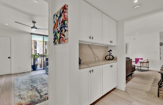 Building Photo - 750 State St