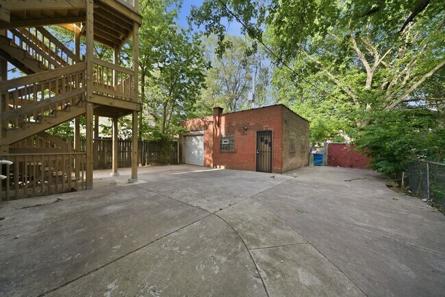 Building Photo - 7435 S Euclid Ave