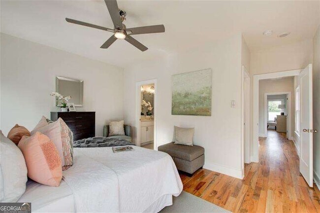 Building Photo - 1240 Oakland Terrace SW