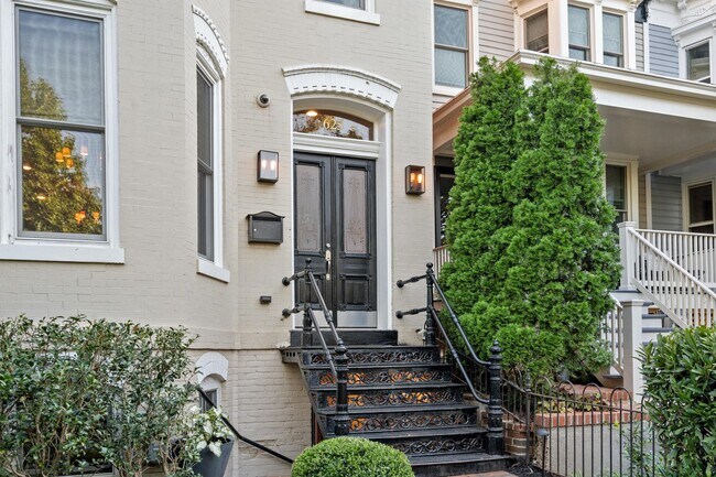 Building Photo - 625 Massachusetts Ave NE