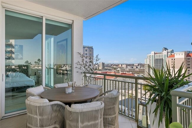 Building Photo - 450 Knights Run Ave