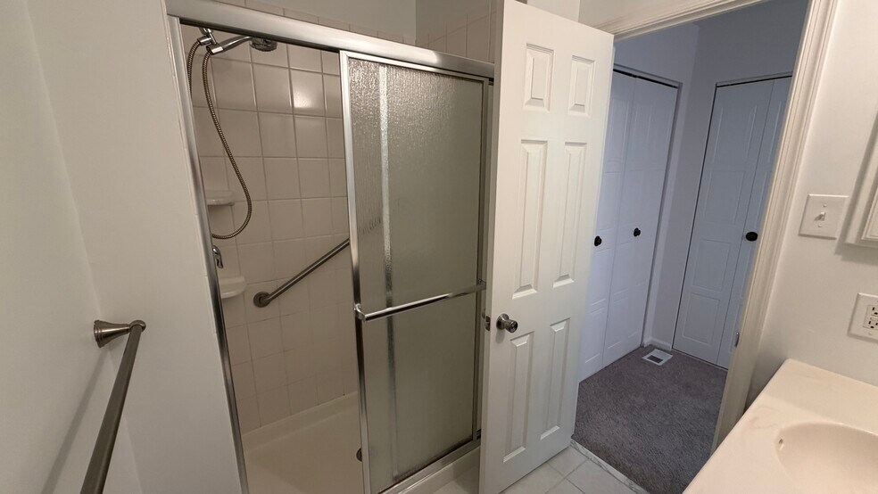 Building Photo - 4124 Salford Ct