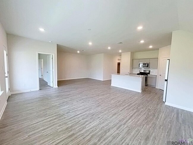 Building Photo - 629 Correns Ln