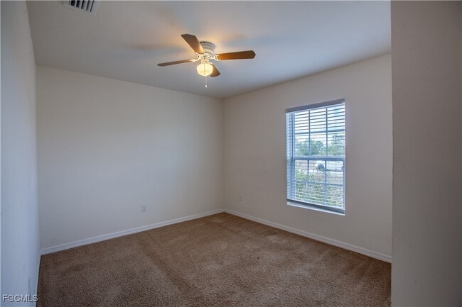 Building Photo - 2927 NW 4th Pl