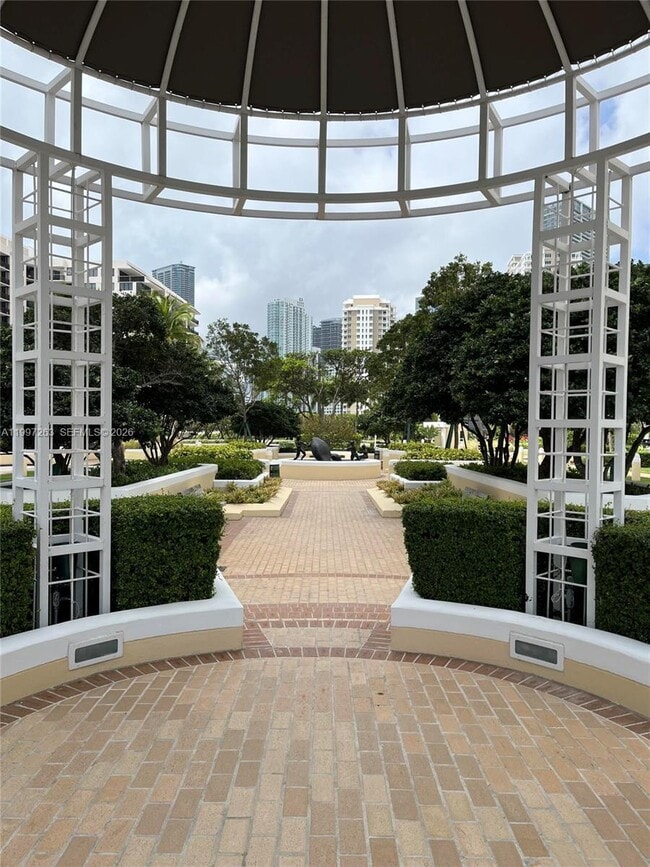 Building Photo - 808 Brickell Key Dr