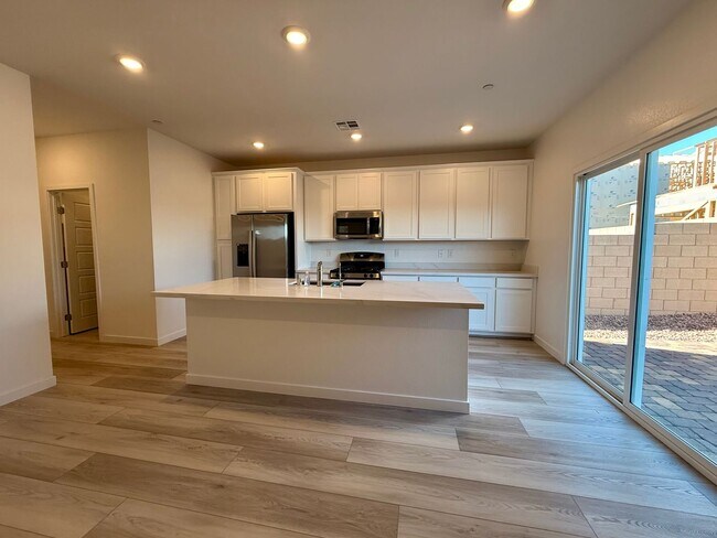Building Photo - 4 BED 3.5 BATH 2 CAR GARAGE HOME w/ LOFT, ...