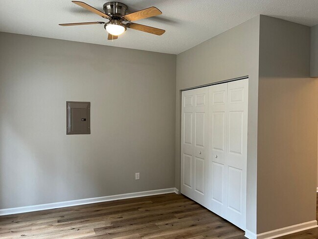 Building Photo - 116 Baberton Dr