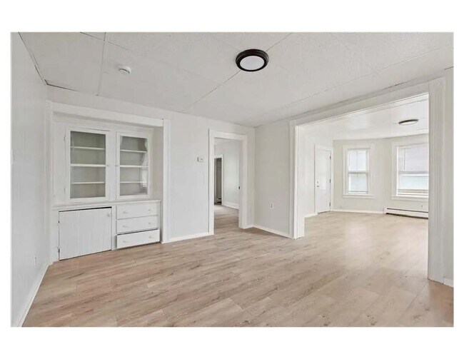 Building Photo - 411 Rathbun St
