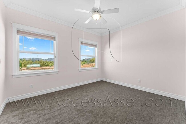 Building Photo - Designer Single-Story Home with Gourmet Kitchen & Mountain Views