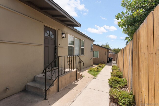 Building Photo - 4233 Pepper Dr