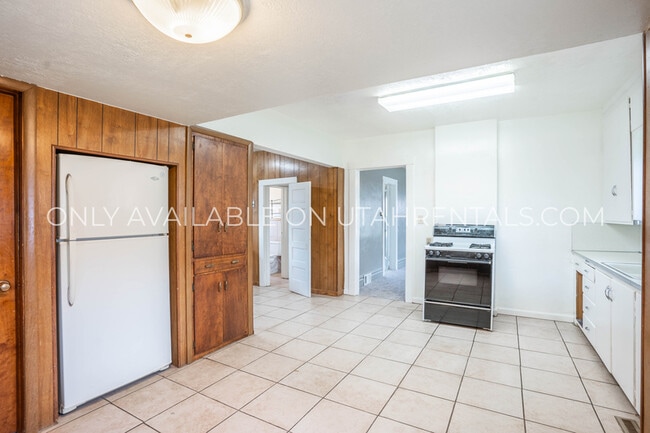 Building Photo - 329 W 300 S