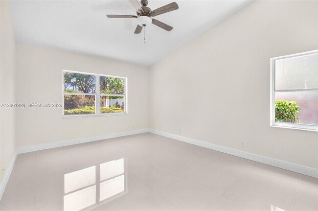 Building Photo - 17194 Ventana Dr