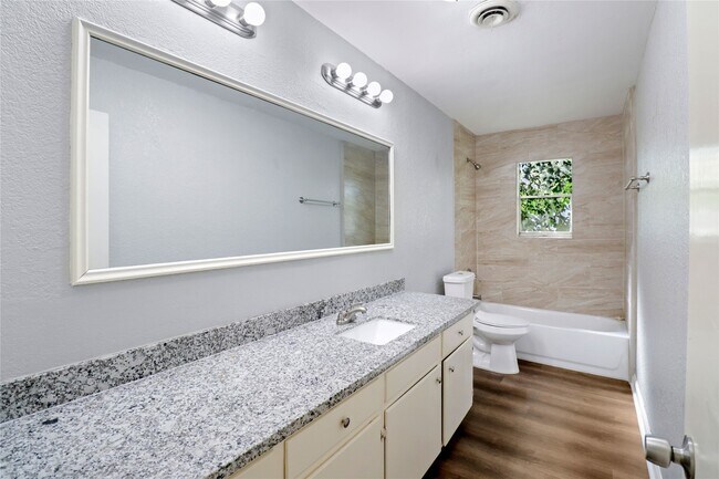 Building Photo - 238 Sleepy Hollow Dr