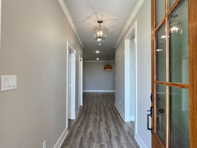 Building Photo - 7110 Alexander Dr