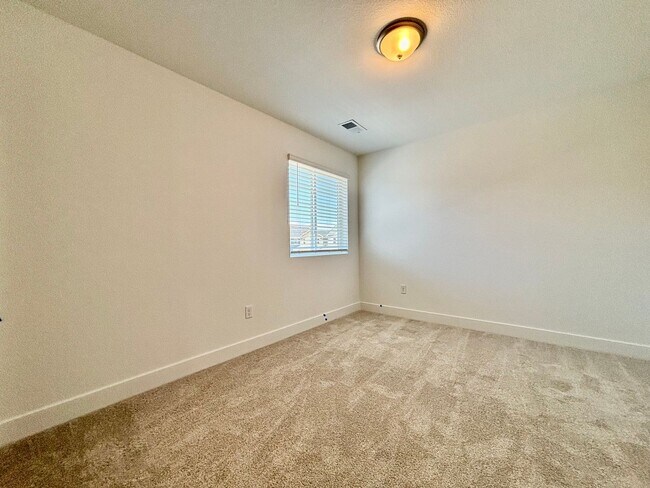 Building Photo - Beautiful 2025-Built Home in North Fort Collins!