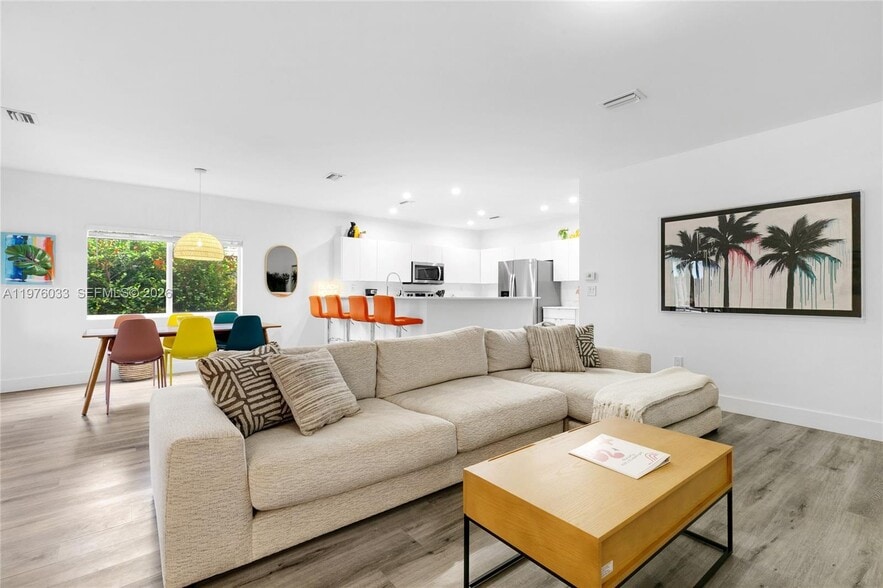 Building Photo - 1123 NE 23rd Terrace