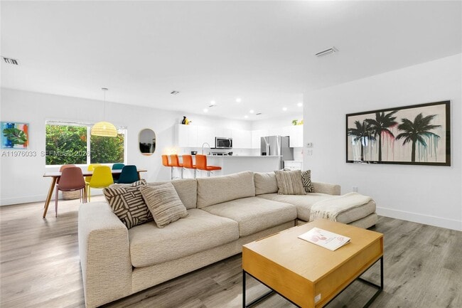 Building Photo - 1123 NE 23rd Terrace