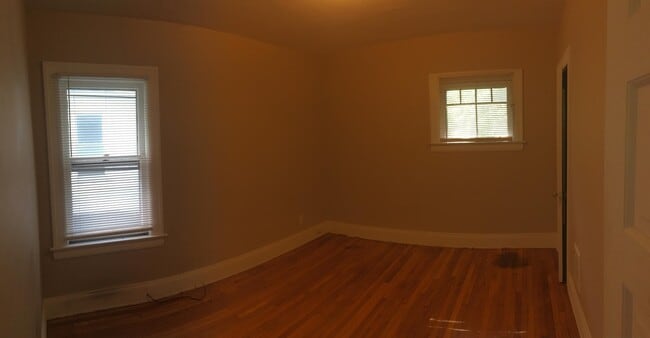 Building Photo - 2280 Grandview Ave