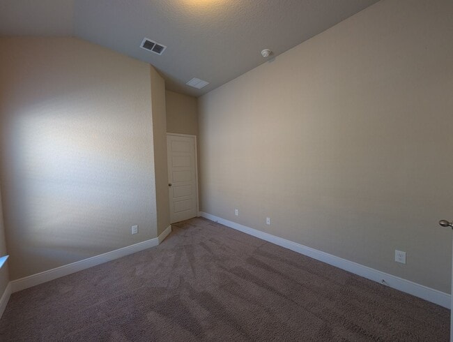 Building Photo - 3/2/2 Duplex / Less than 1 Mile to Gruene / Fridge Included/ Gas Cooking / Covered Patio / CISD