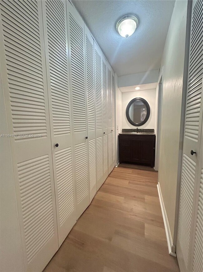 Building Photo - 1660 NW 113th Way