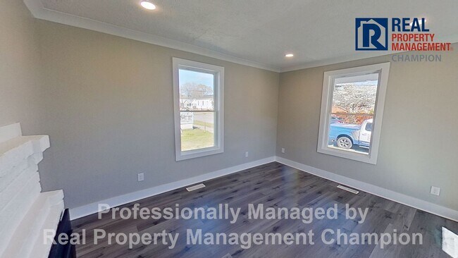 Building Photo - Updated 3 BD/1.5 BA Home in the Heart of Downtown Wilmington