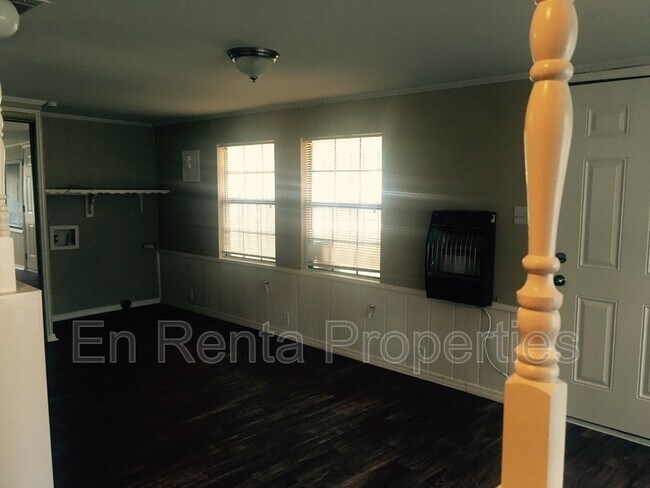 Building Photo - 1414 Lackland St
